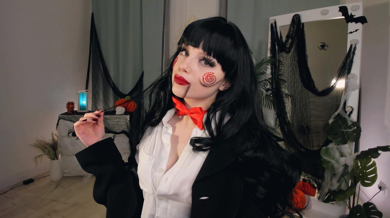 Webcam chat profile for GabiAddams: Legs, feet & shoes