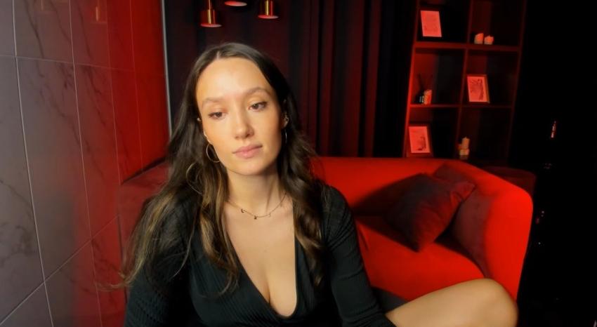 Webcam chat profile for AgnesGoddes: Legs, feet & shoes