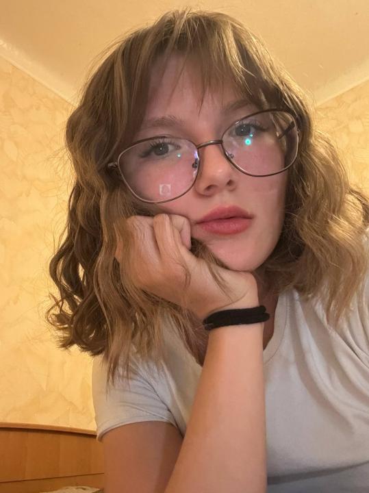 Webcam chat profile for EnchantingSiren: Ask about my Hobbies