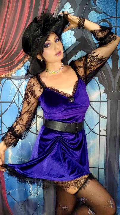 Webcam chat profile for Izida: Humor