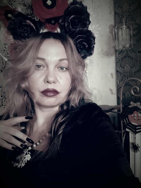 Webcam chat profile for PerlaAmber: Nails