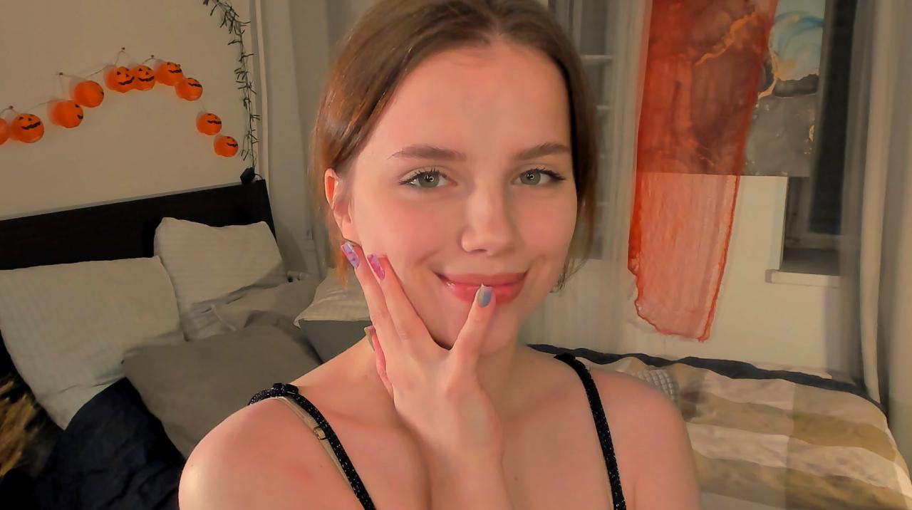 Webcam chat profile for GabiAddams: Legs, feet & shoes