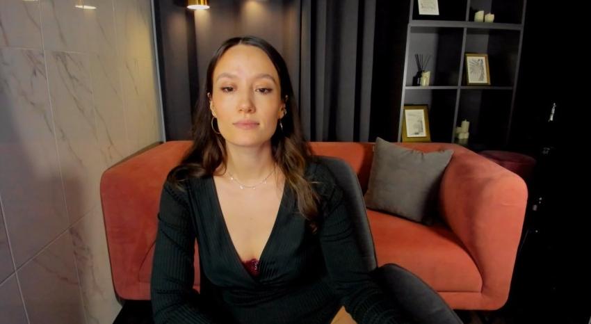 Webcam chat profile for AgnesGoddes: Legs, feet & shoes