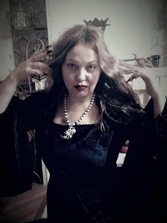 Webcam chat profile for PerlaAmber: Nails