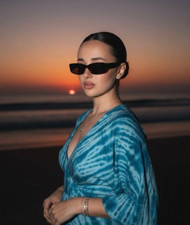 Webcam chat profile for kristina555: Outfits