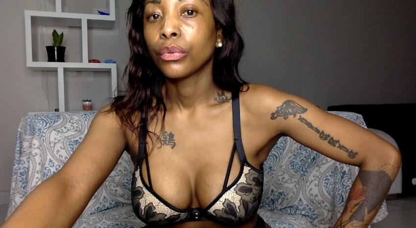 Webcam chat profile for DuraXavier: Foot fetish