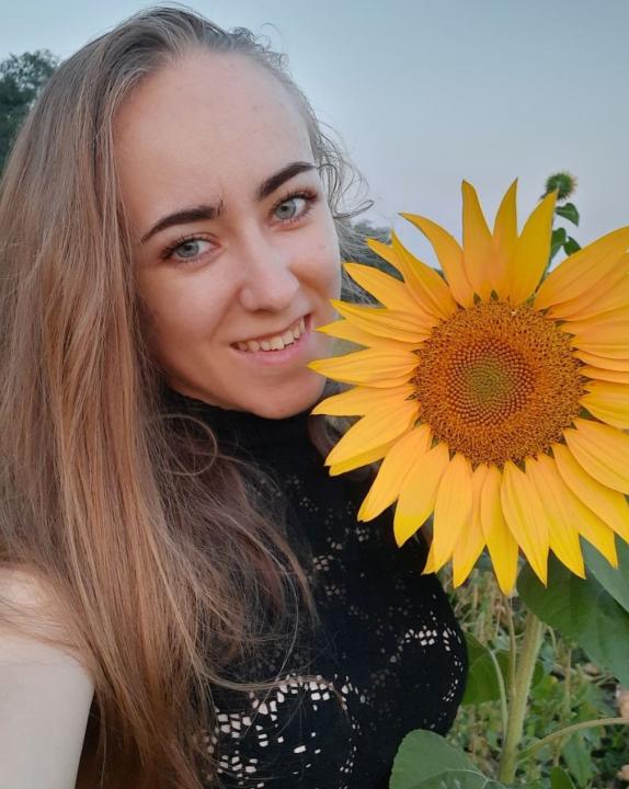 Webcam chat profile for CandyAlison: Ask about my other interests