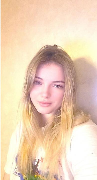 Webcam chat profile for SweetRinaKiss: Outfits