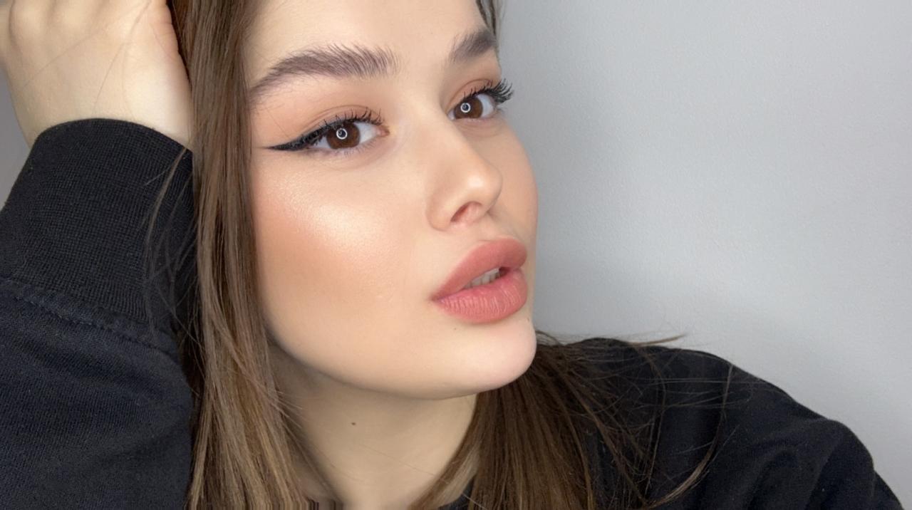 LIVE VideoChat with Melanieneal