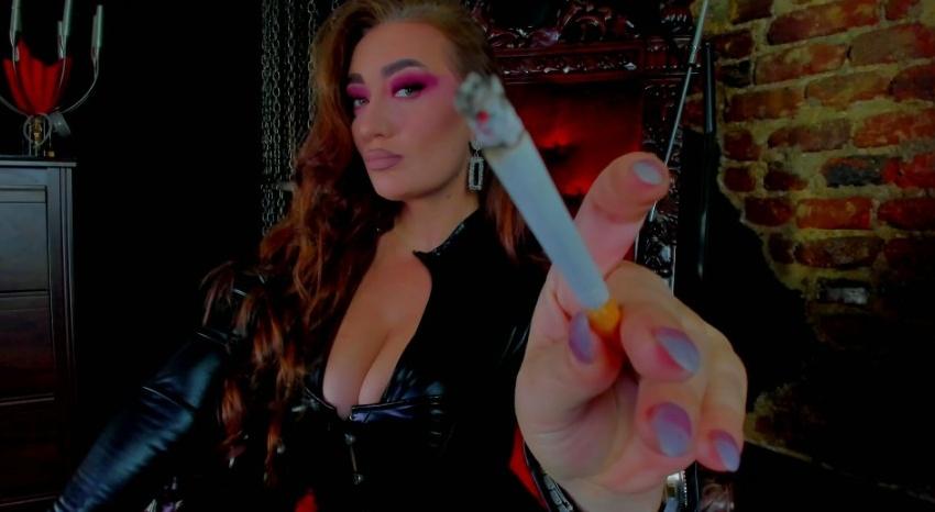 Webcam chat profile for MiaRiley: Dominatrix