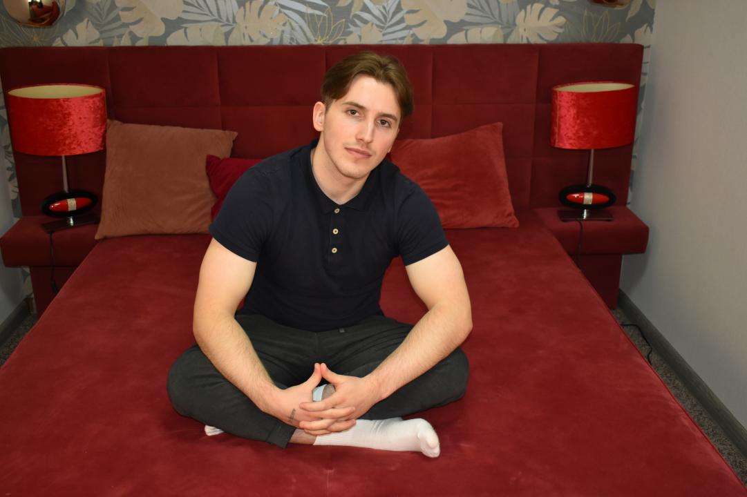 Webcam chat profile for MarkYeti: Leather