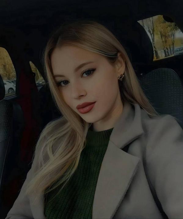 Webcam chat profile for Olllichka: Travel