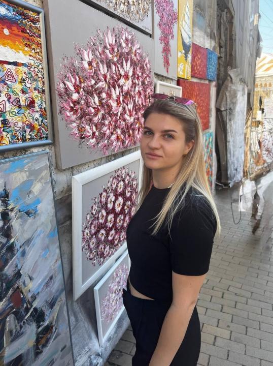 Webcam chat profile for CrystalBlond: Conversation