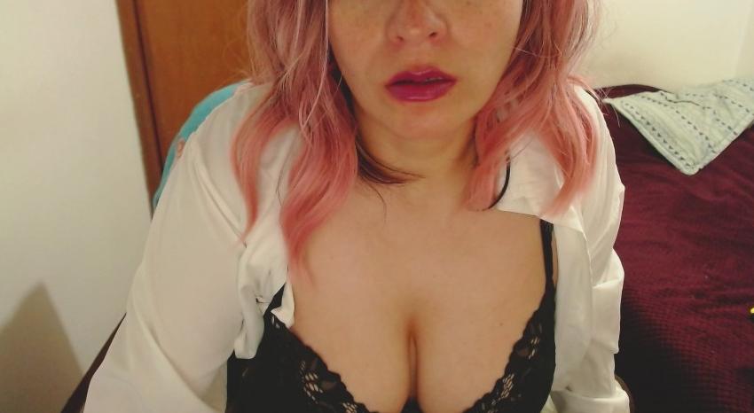 LIVE VideoChat with PrettyAlinne