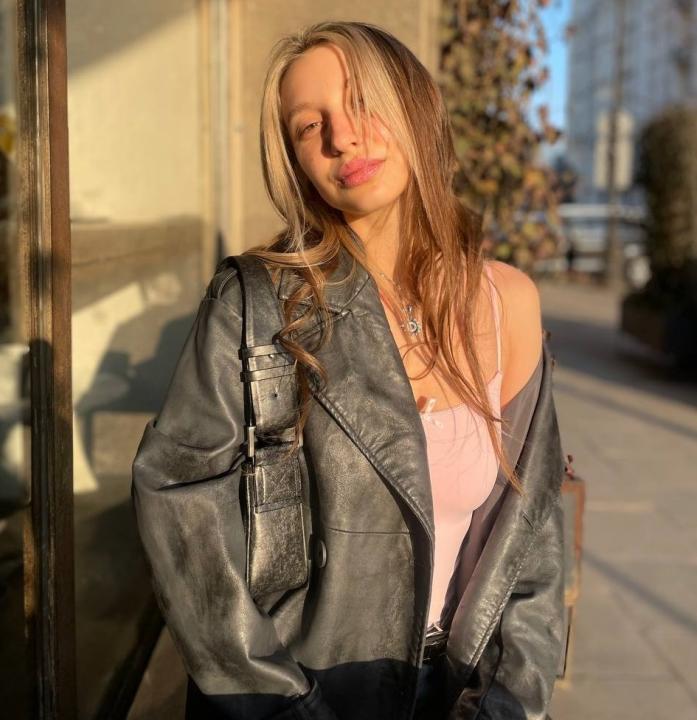 Webcam chat profile for AlexDawies