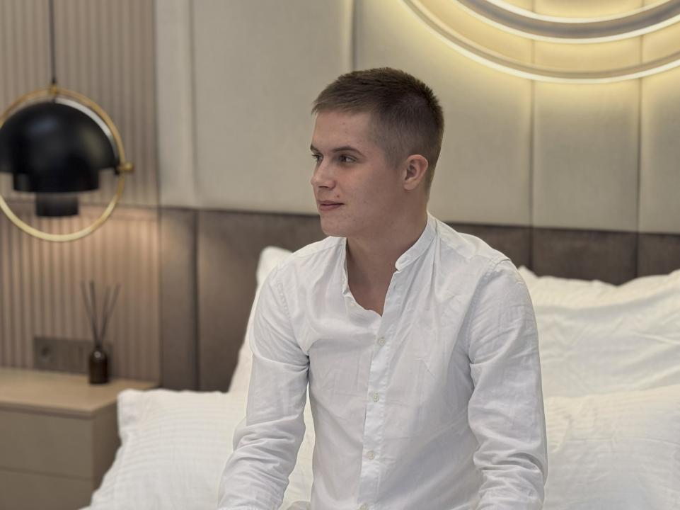 Webcam chat profile for PiterW53: Legs, feet & shoes