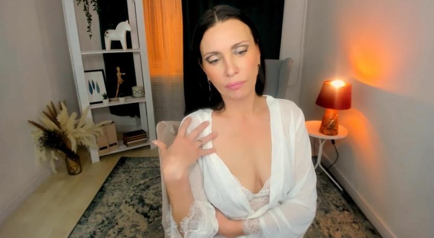 Webcam chat profile for EvanessaJohns: Leather