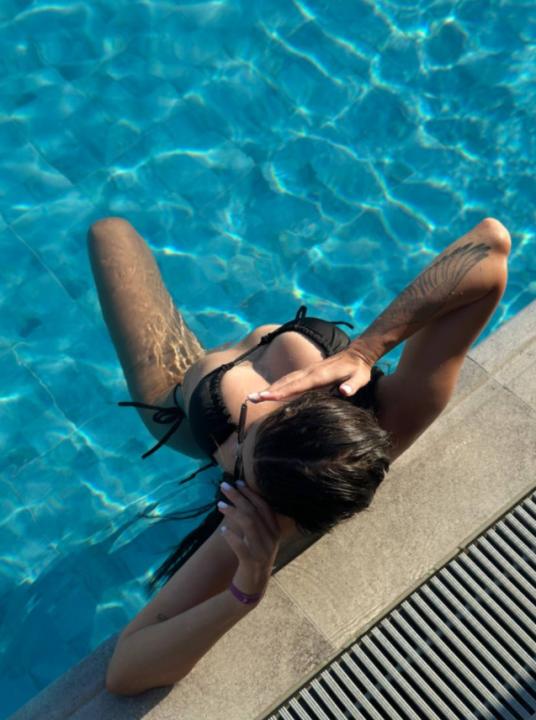 Webcam chat profile for BellaFitt: Outfits