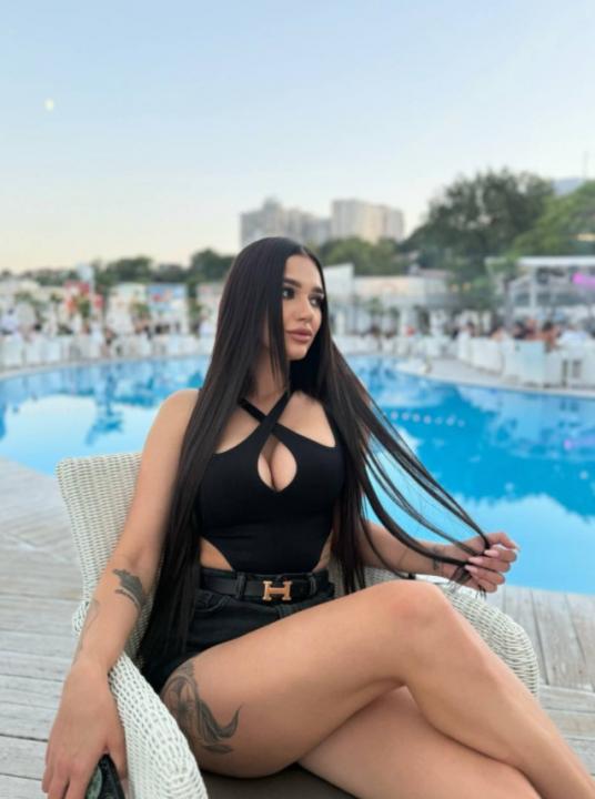 Webcam chat profile for BellaFitt: Outfits