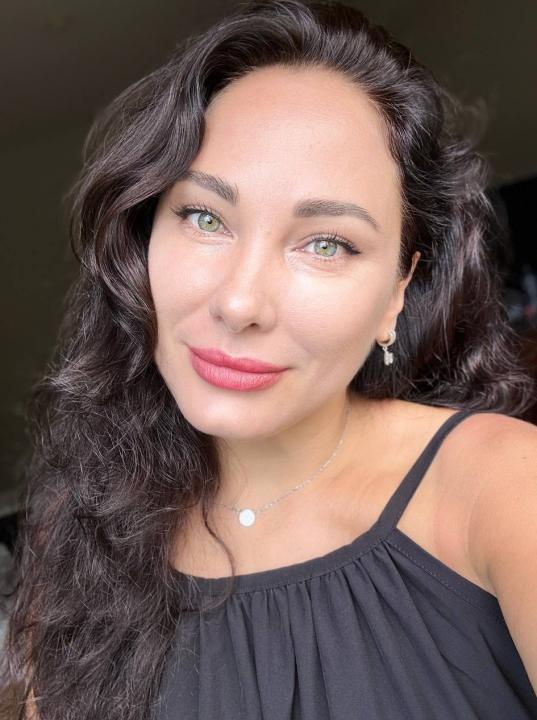 Webcam chat profile for CodeLiana: Dancing