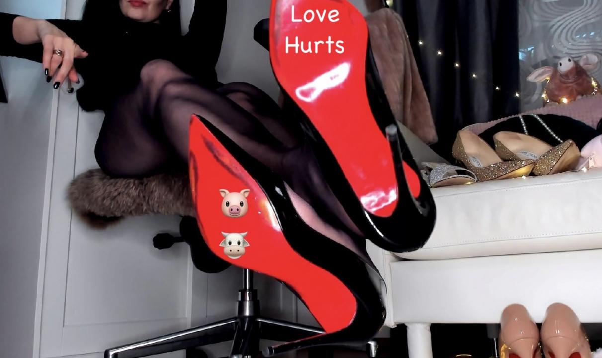 Webcam chat profile for FemmeSupremeX: Dominatrix