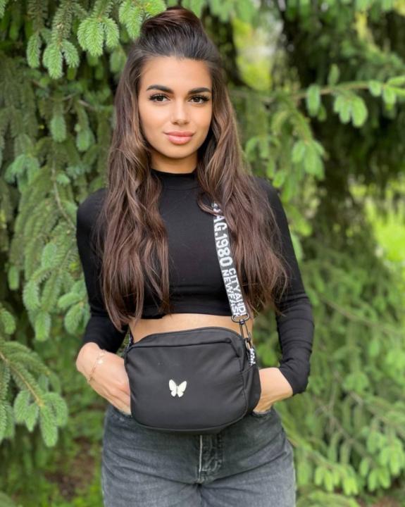 Webcam chat profile for Francine: Ask about my Hobbies