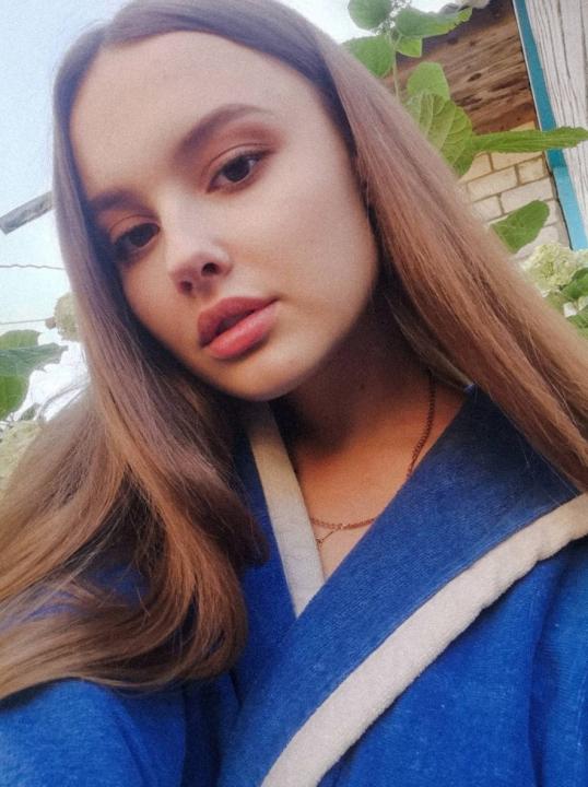 LIVE VideoChat with Beti