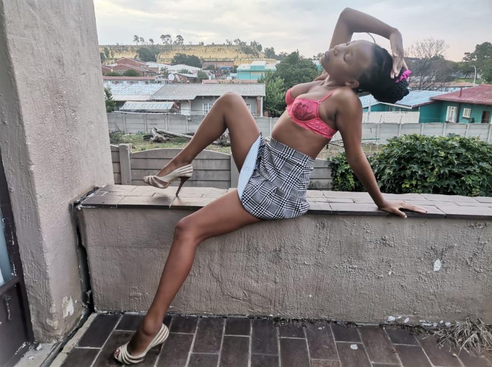 Webcam chat profile for NubianDollxx: Bondage & discipline