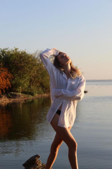 Webcam chat profile for Amarella: Dancing