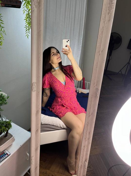 Webcam chat profile for KellyWoods: Leather