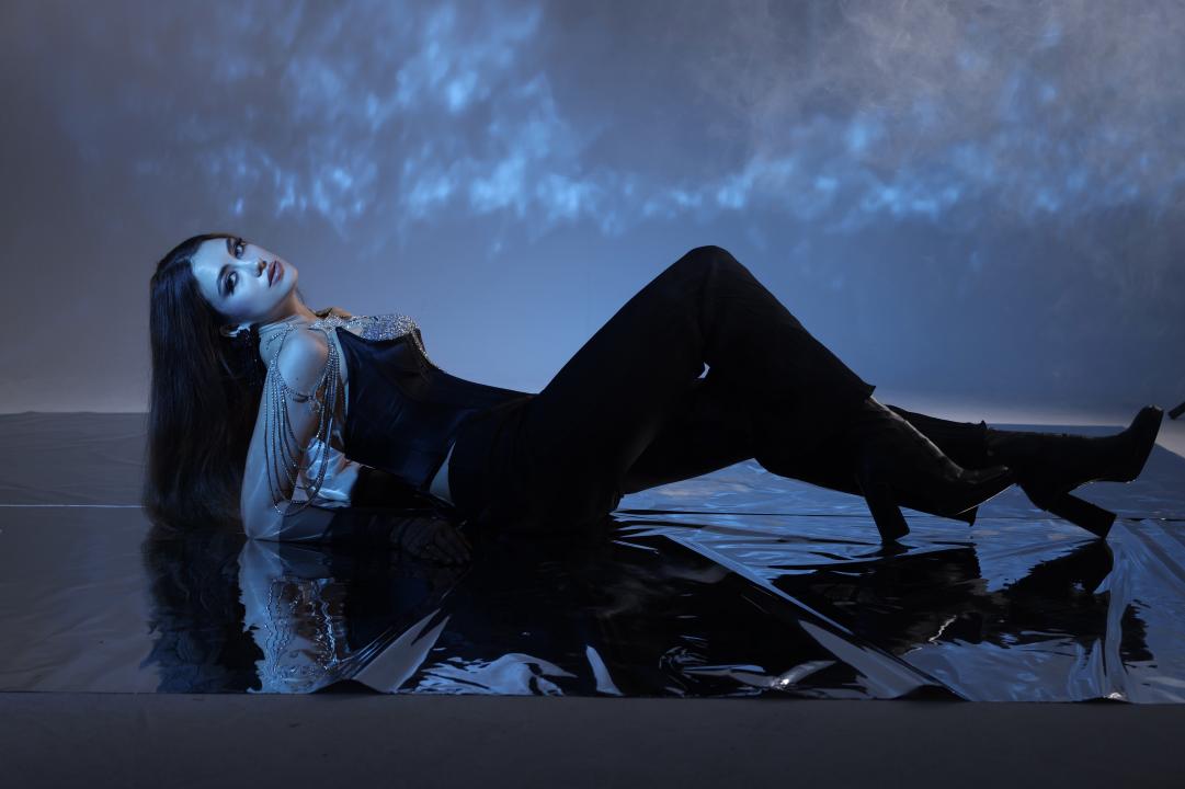 Webcam chat profile for YourSweetPie111: Legs, feet & shoes