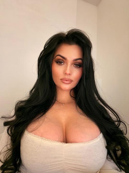 Webcam chat profile for IraStarlight: Cooking