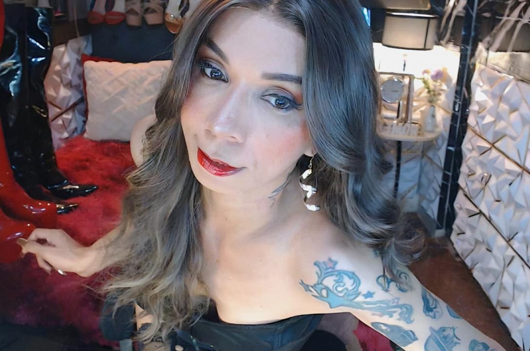 Webcam chat profile for CELINAFOX: Dominatrix