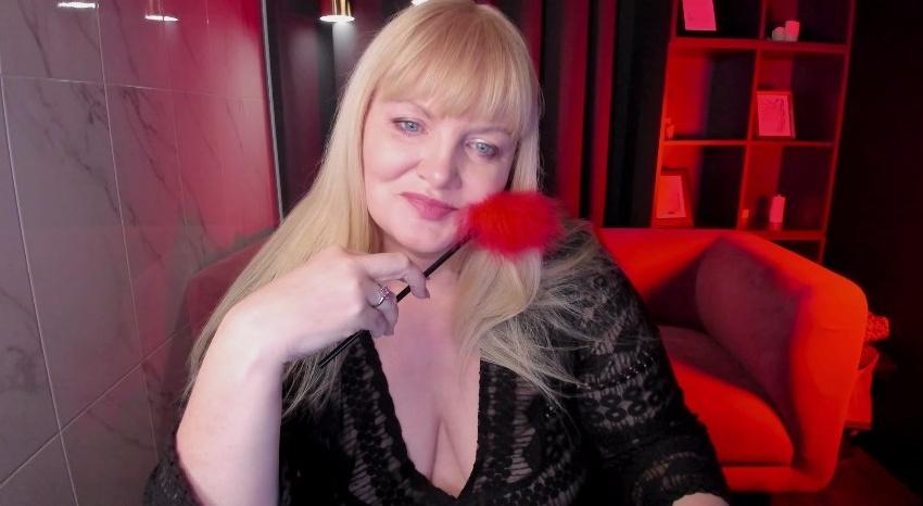 Webcam chat profile for NicoleKind: Legs, feet & shoes