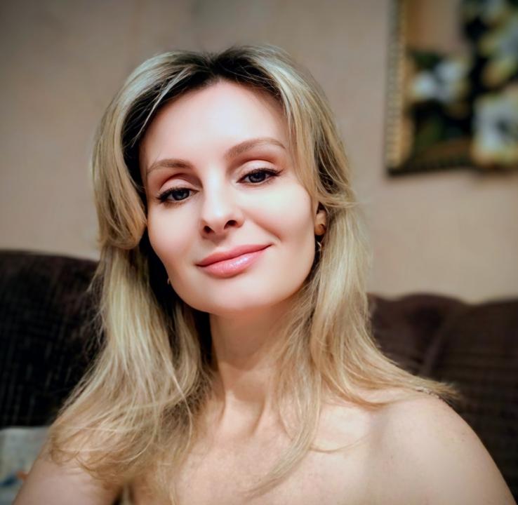 Webcam chat profile for MmmmBeautyyy