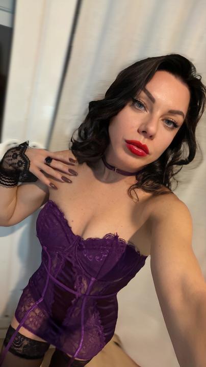 Webcam chat profile for KrissssCharming: Dominatrix