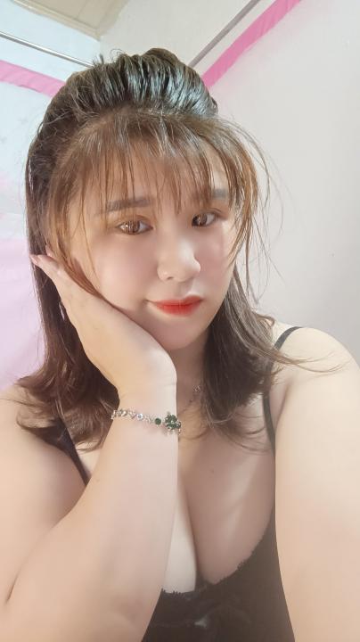 Webcam chat profile for lyly: Fitness