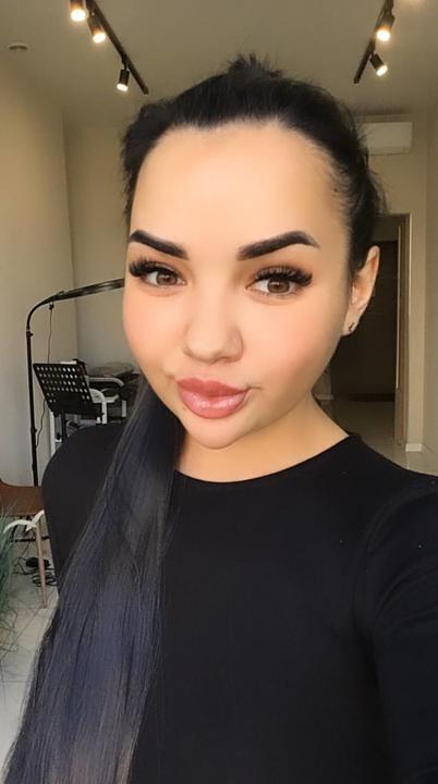 Webcam chat profile for AmazingJane: Legs, feet & shoes