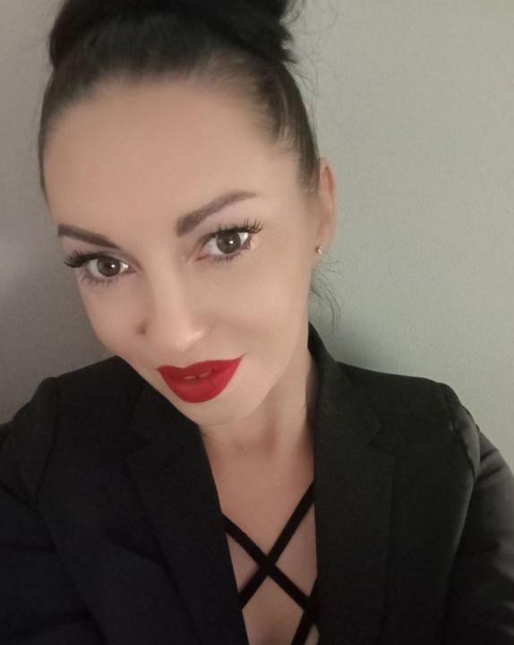 Webcam chat profile for HotChoco: Travel