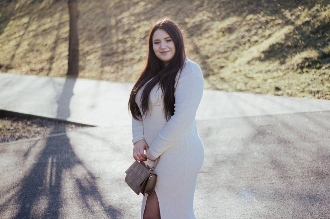 Webcam chat profile for BellaVivi: Ask about my other activities