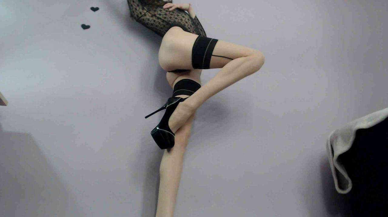 Webcam chat profile for DelicateFlavor: Kissing