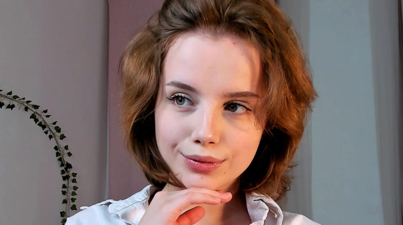 Webcam chat profile for GabiAddams: Legs, feet & shoes