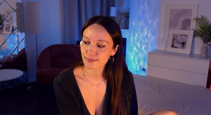 Webcam chat profile for AgnesGoddes: Legs, feet & shoes