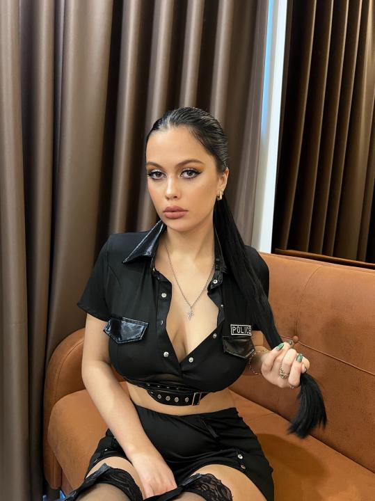 Webcam chat profile for A1deline: Leather