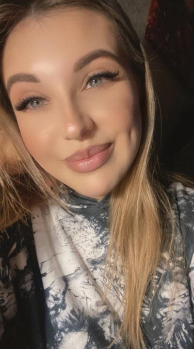 Webcam chat profile for Evadine: Ask about my Hobbies