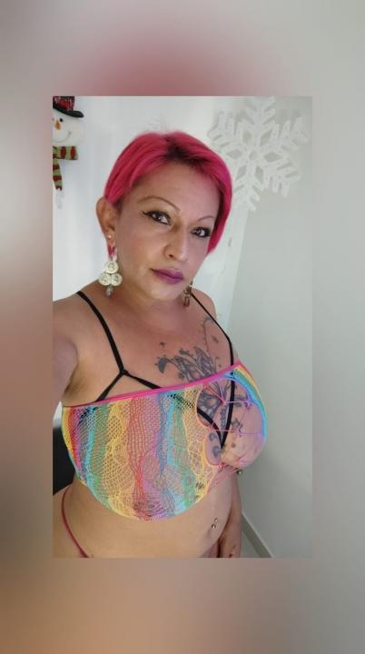 Webcam chat profile for Zafiro: Exhibition