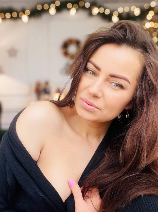 Webcam chat profile for 00PureLove: Ask about my Hobbies