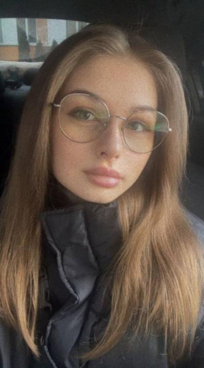 Webcam chat profile for 001GOODGIRL: Cooking