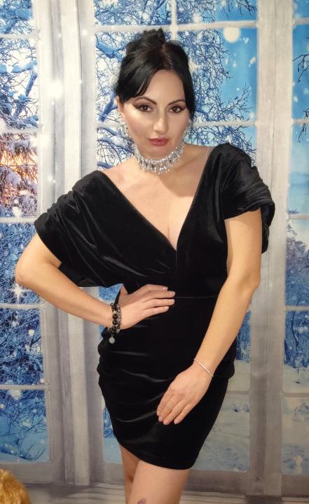 Webcam chat profile for Izida: Humor