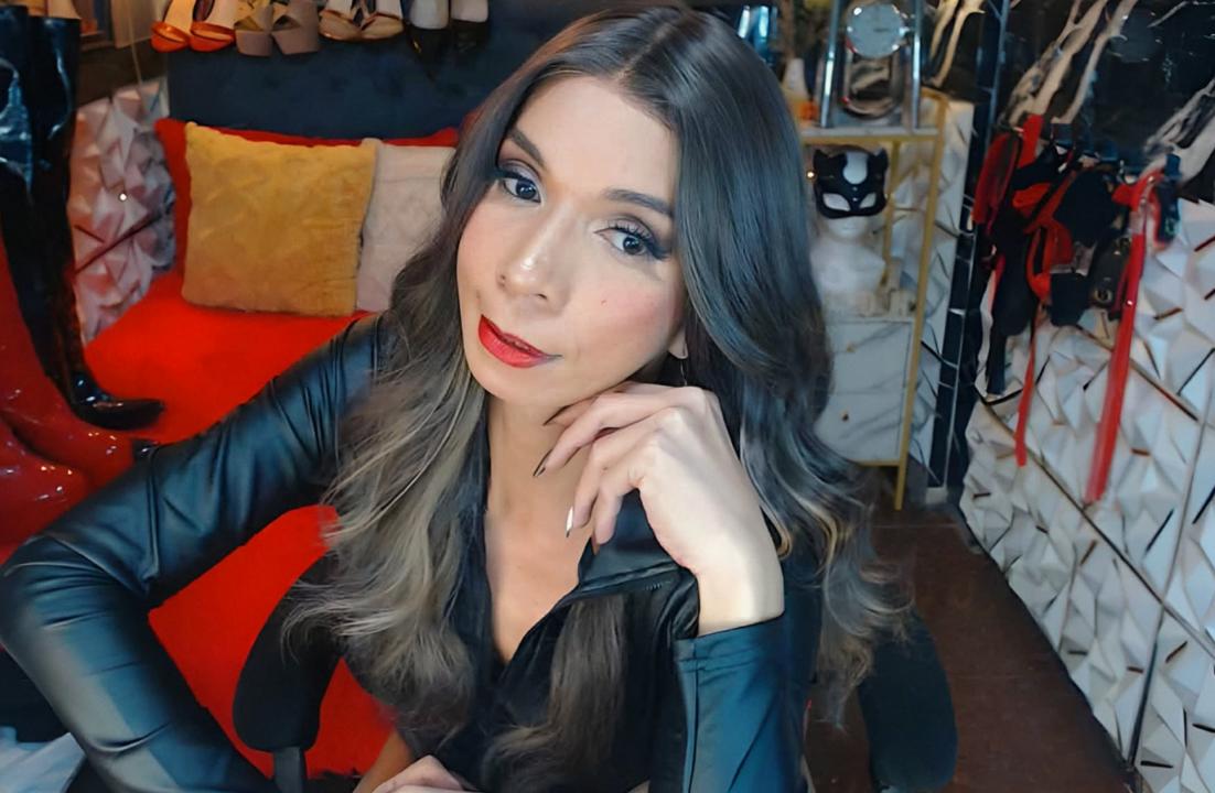 Webcam chat profile for CELINAFOX: Dominatrix